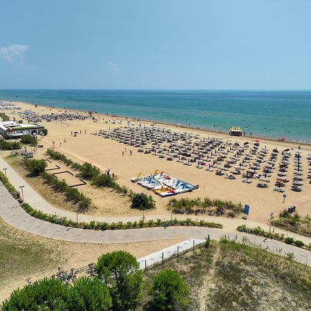 Il Tridente Hotel Bibione Bagian luar foto