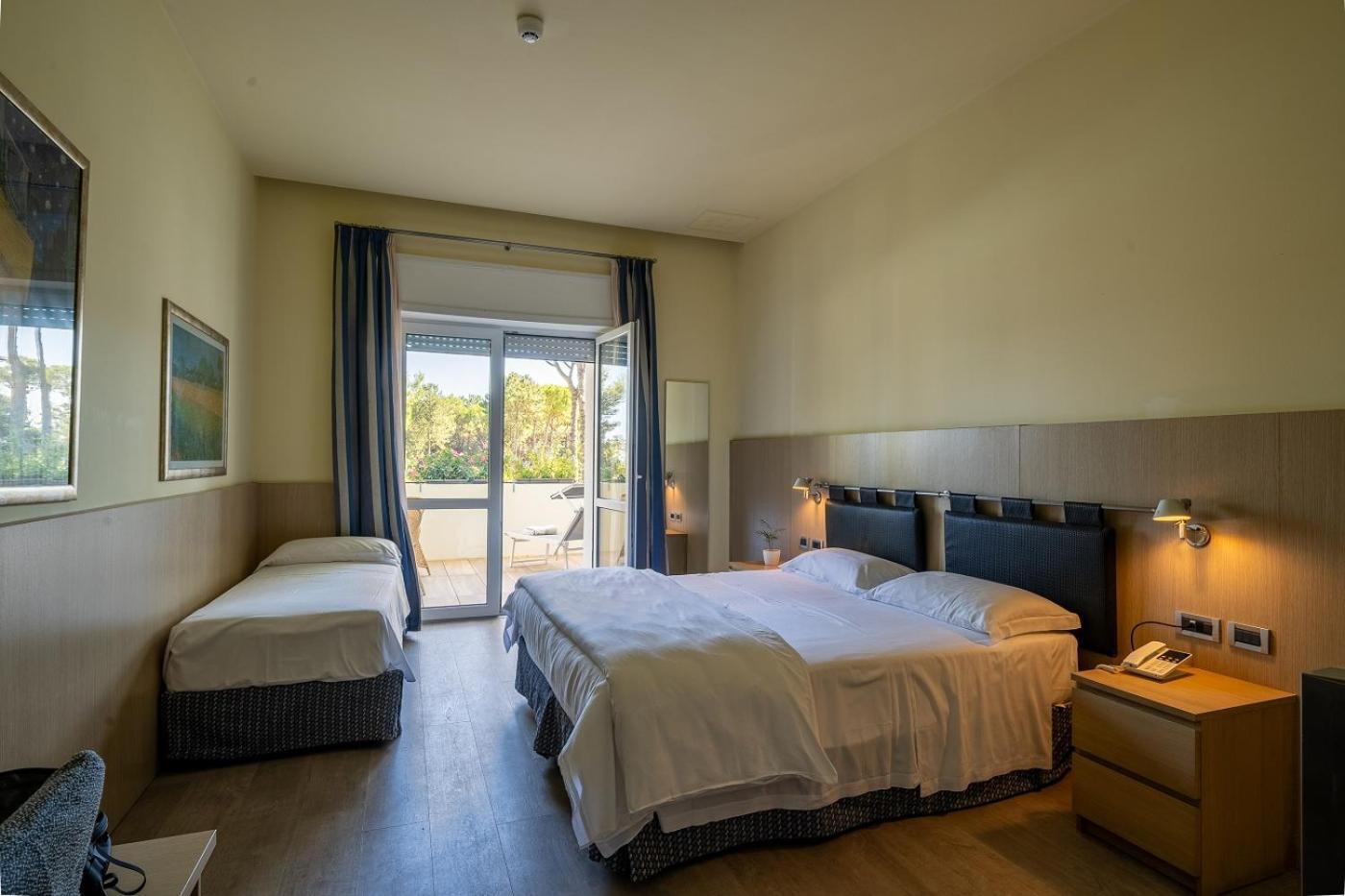 Il Tridente Hotel Bibione Bagian luar foto
