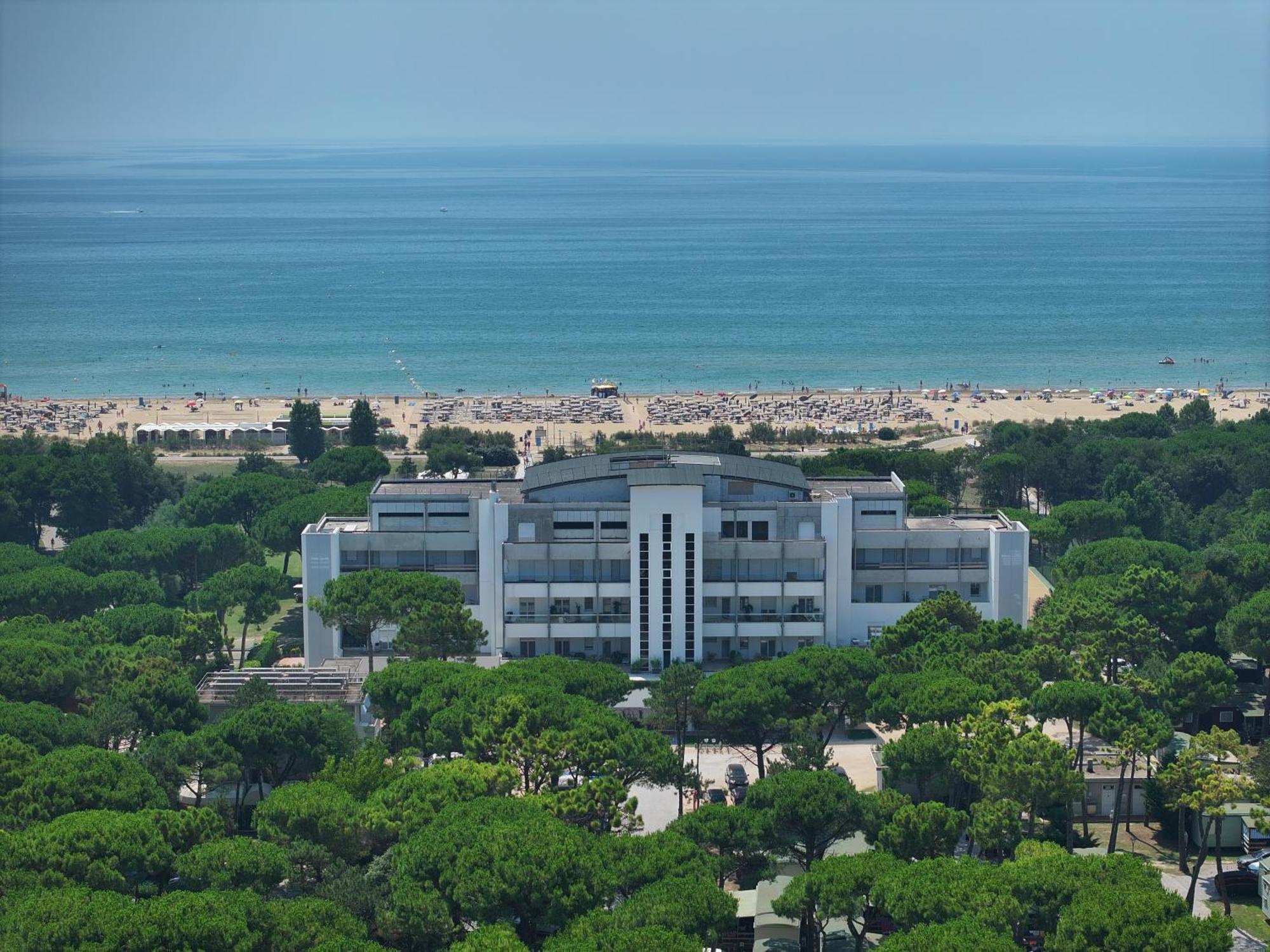 Il Tridente Hotel Bibione Bagian luar foto