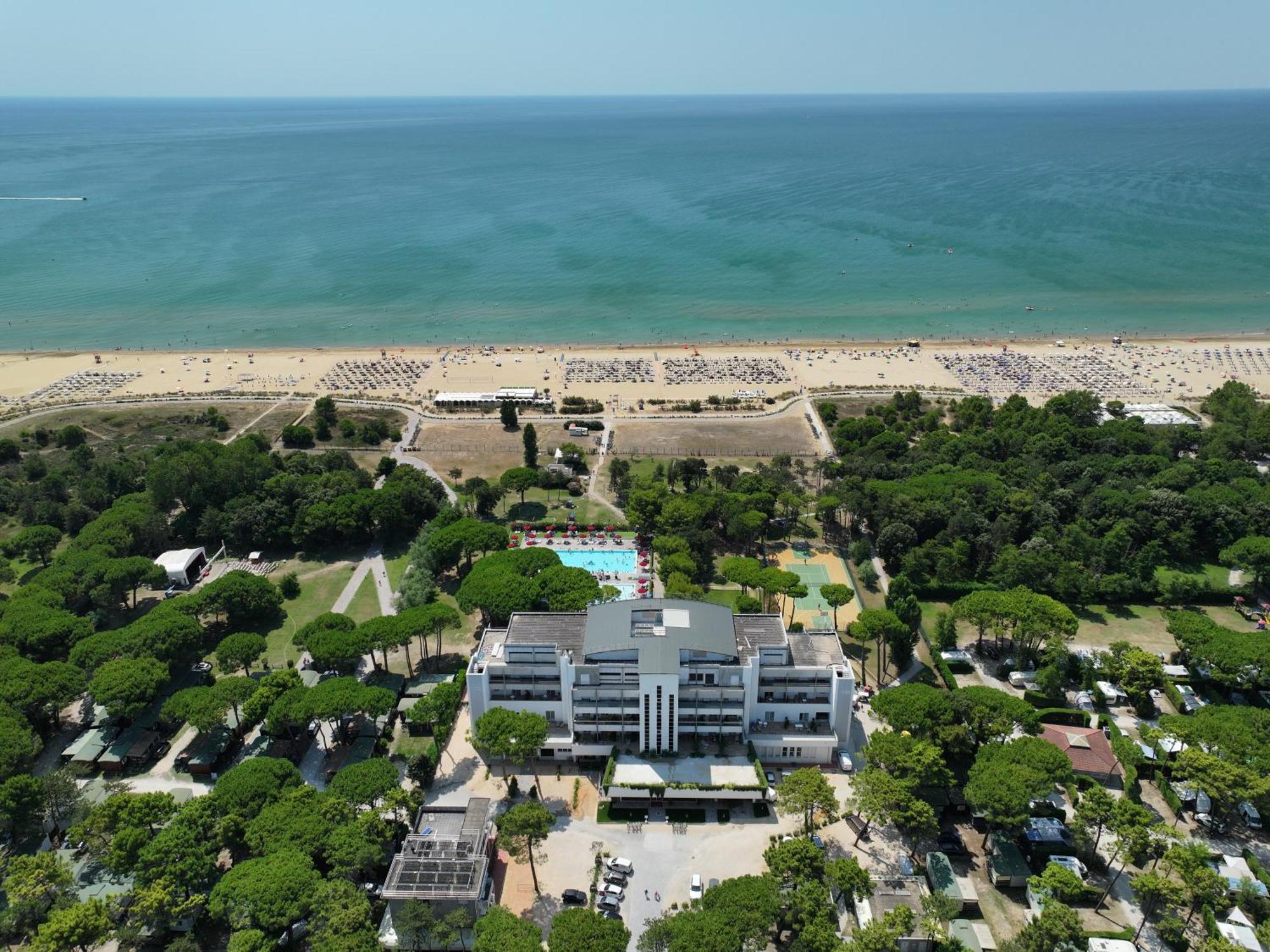 Il Tridente Hotel Bibione Bagian luar foto