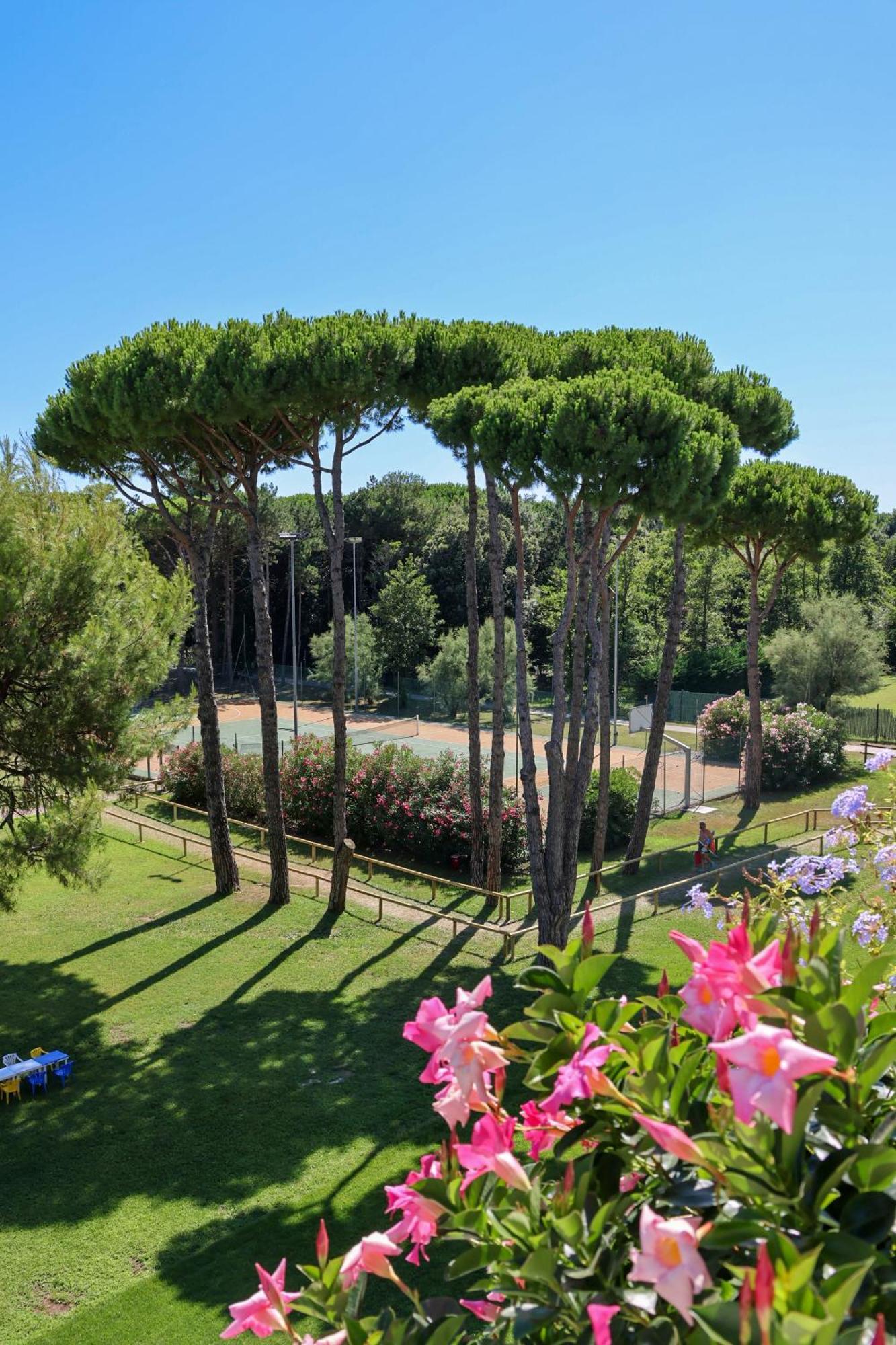 Il Tridente Hotel Bibione Bagian luar foto