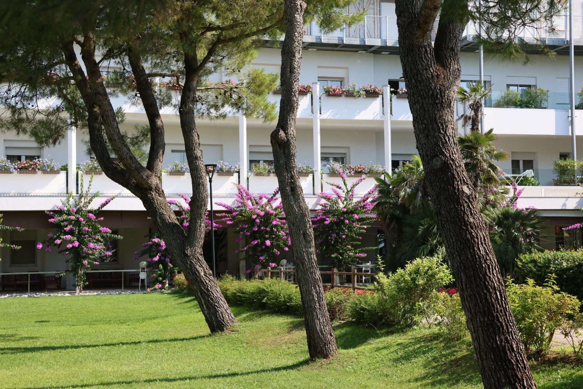Il Tridente Hotel Bibione Bagian luar foto