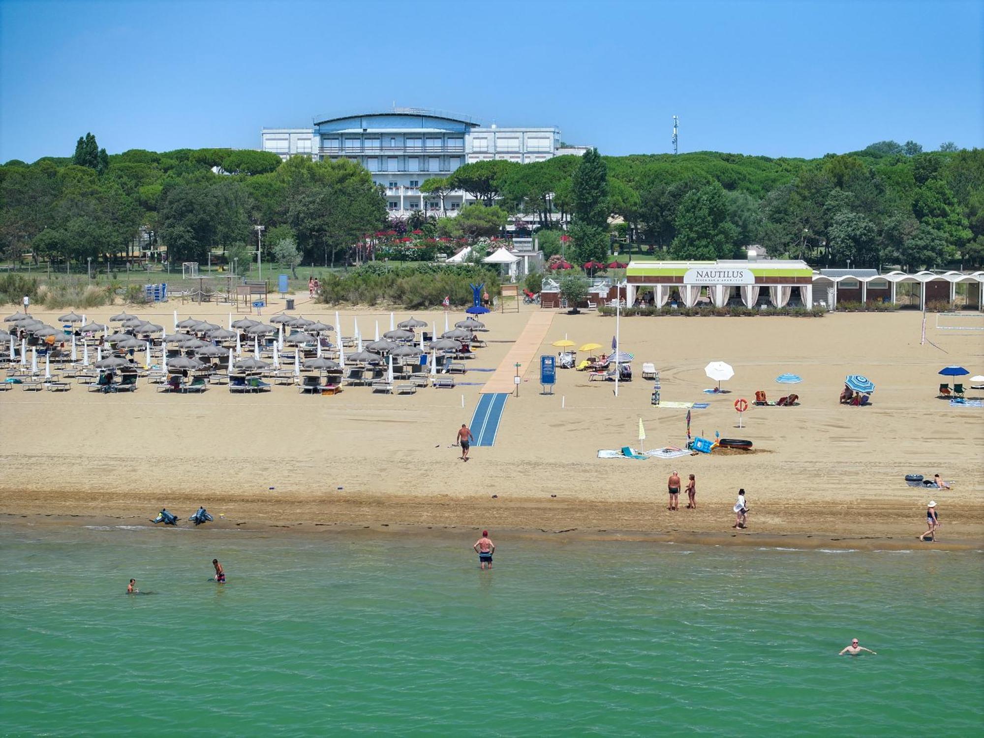 Il Tridente Hotel Bibione Bagian luar foto