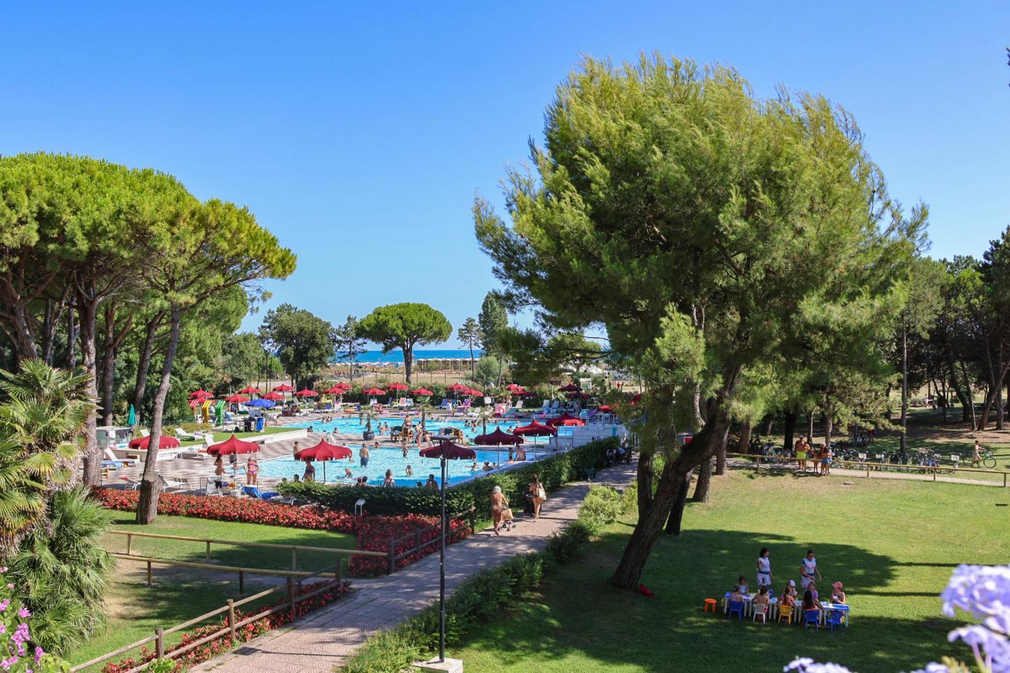 Il Tridente Hotel Bibione Bagian luar foto